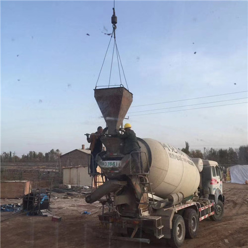 吴桥县“精准瞄准”—— 吊车的 “定位导航” 技术