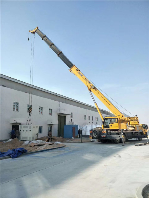 吴桥县“超载就喊停”—— 吊车的 “重量保镖” 技术