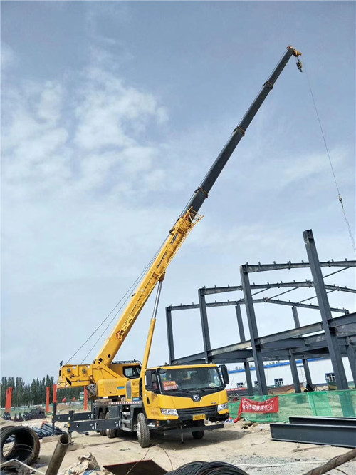 吴桥县超高层建筑钢结构吊装案例